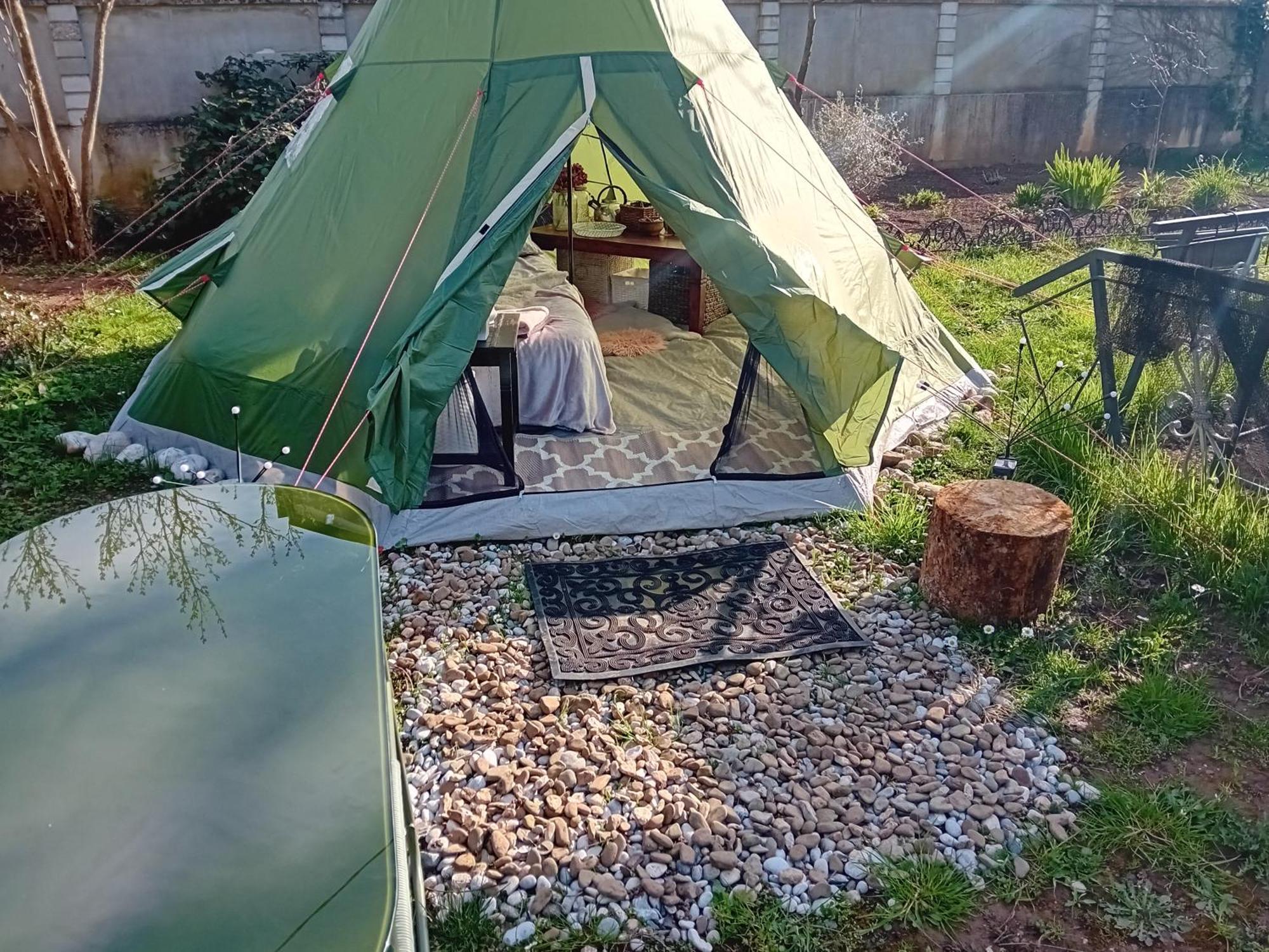 Indian Tent Tipi In Shared Lot And Shared Bathroom Mrse Eksteriør bilde