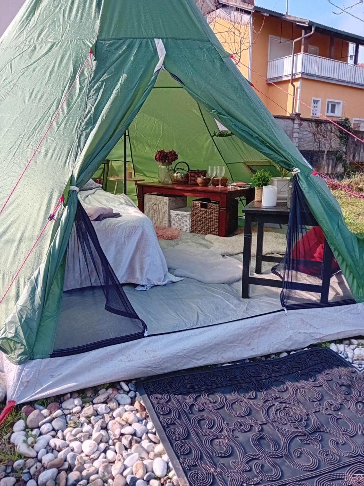 Indian Tent Tipi In Shared Lot And Shared Bathroom Mrse Eksteriør bilde