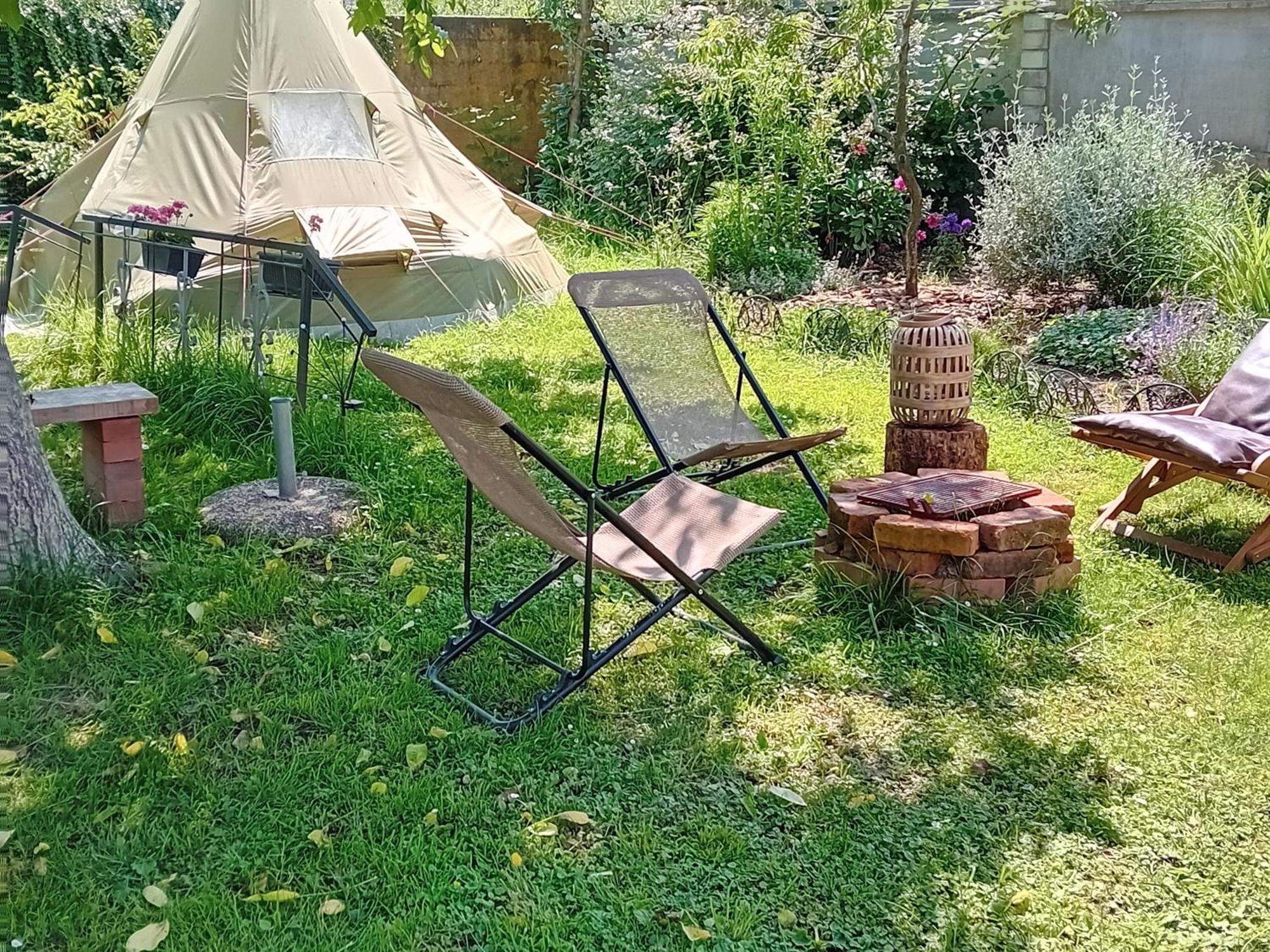 Indian Tent Tipi In Shared Lot And Shared Bathroom Mrse Eksteriør bilde